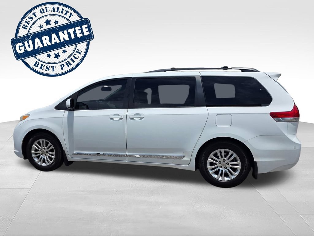 Used 2011 Toyota Sienna XLE FWD image 4