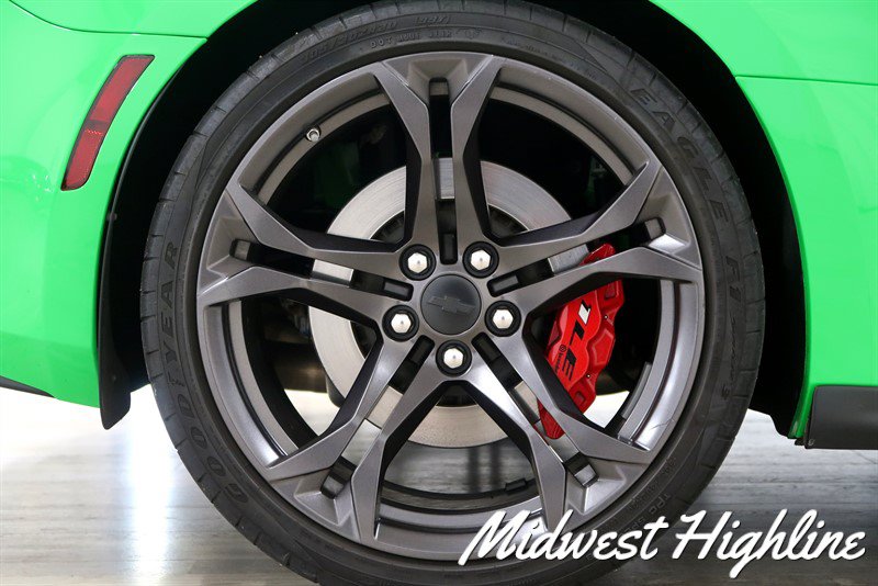 Used 2017 Chevrolet Camaro SS RWD image 23