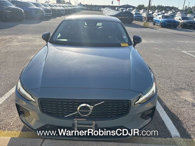 Used 2024 Volvo S60 B5 Core FWD image 2