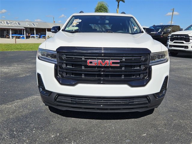Certified 2023 GMC Acadia SLE w/ Driver Convenience Package image 3