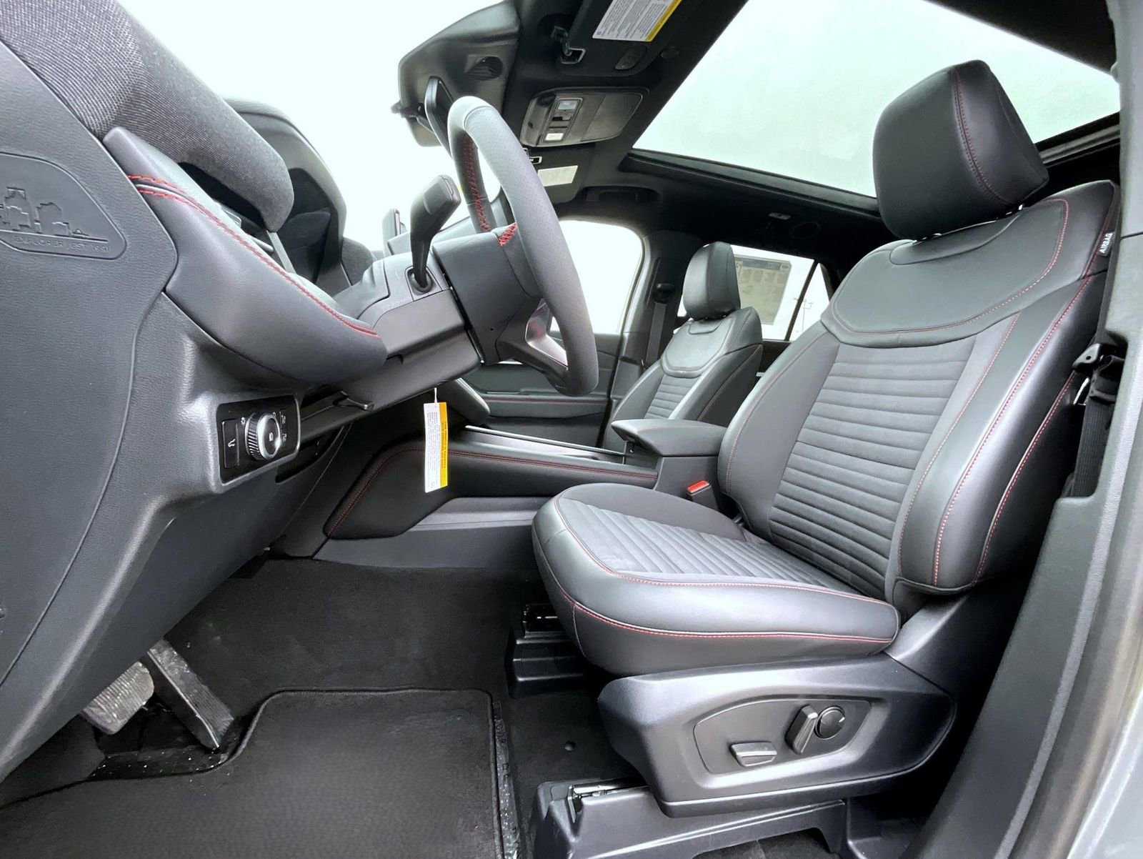 New 2026 Ford Explorer ST-Line w/ ST-Line Street Pack image 10