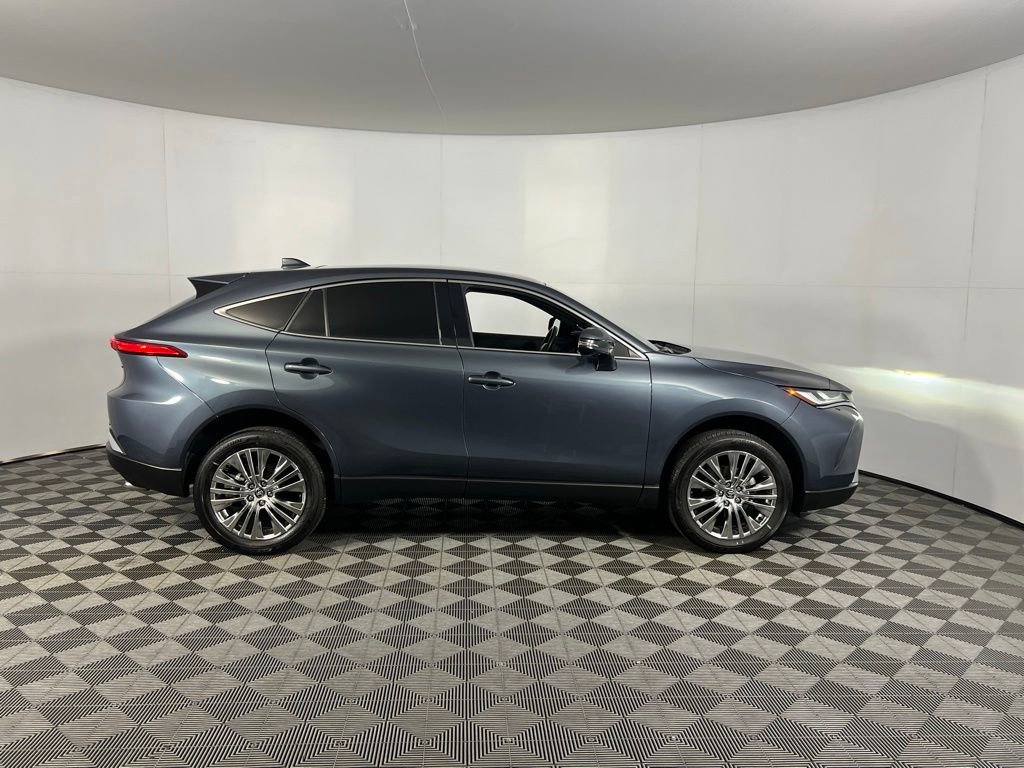 Used 2024 Toyota Venza Limited image 5
