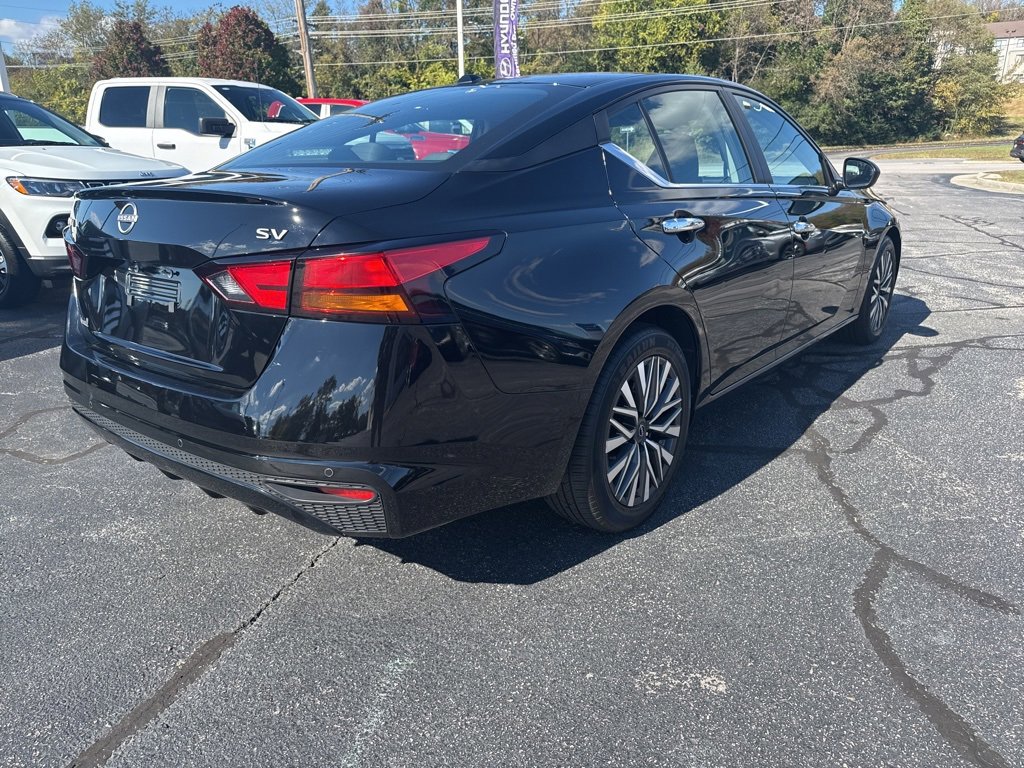 Used 2024 Nissan Altima 2.5 SV image 7