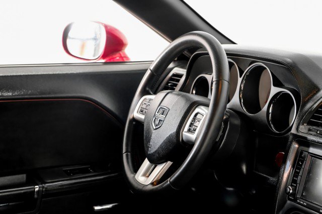 Used 2011 Dodge Challenger SRT8 RWD image 11