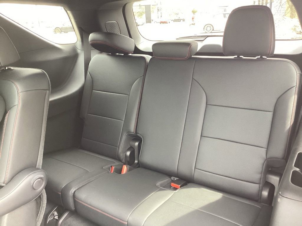 Used 2025 Chevrolet Traverse Z71 w/ Driver Confidence Package image 16