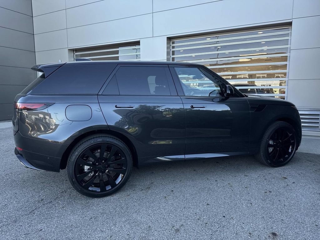 New 2026 Land Rover Range Rover Sport Dynamic SE AWD/4WD image 8