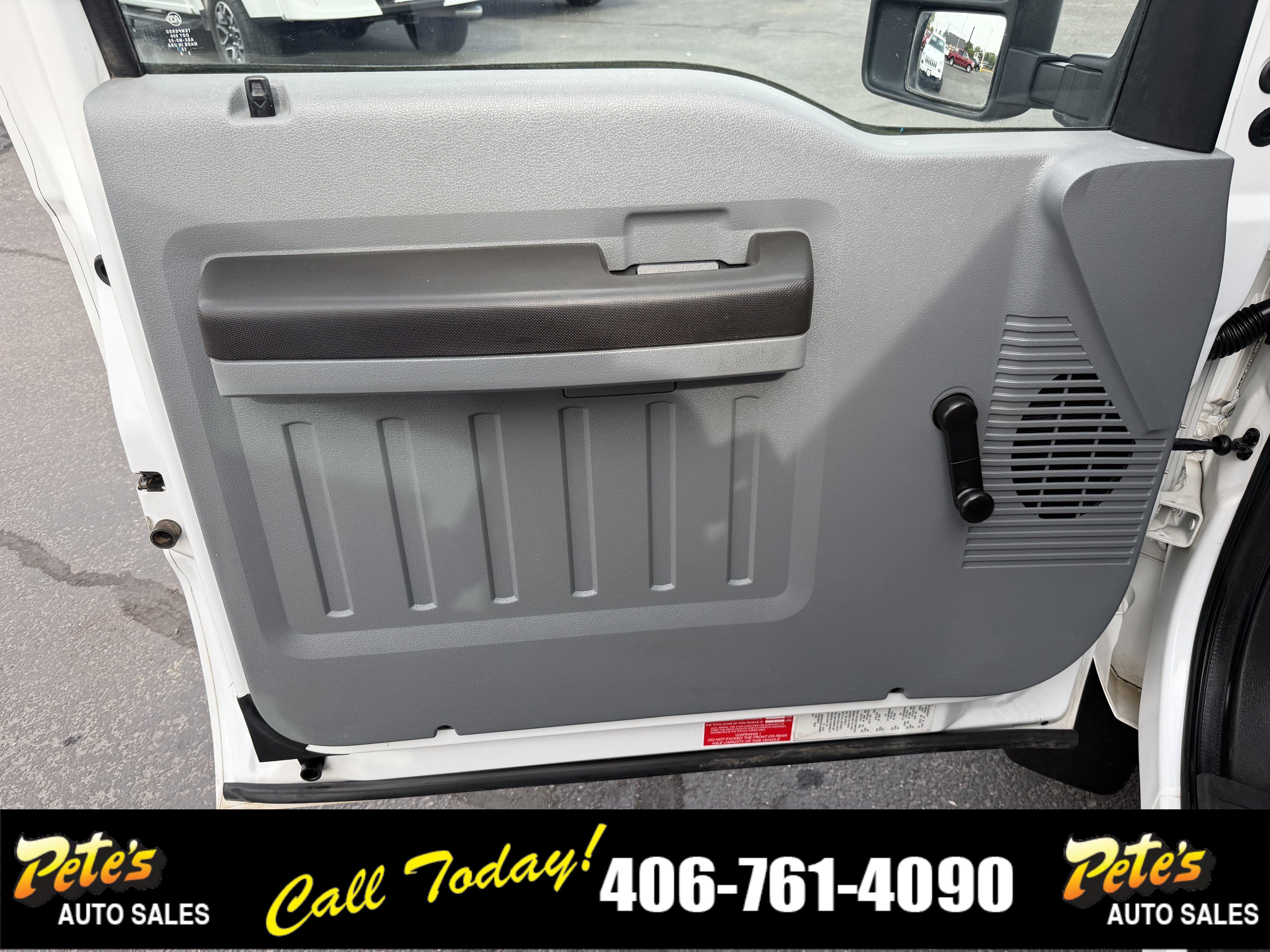 Used 2011 Ford F550 4x4 SuperCab Super Duty w/ Payload Upgrade Pkg image 27