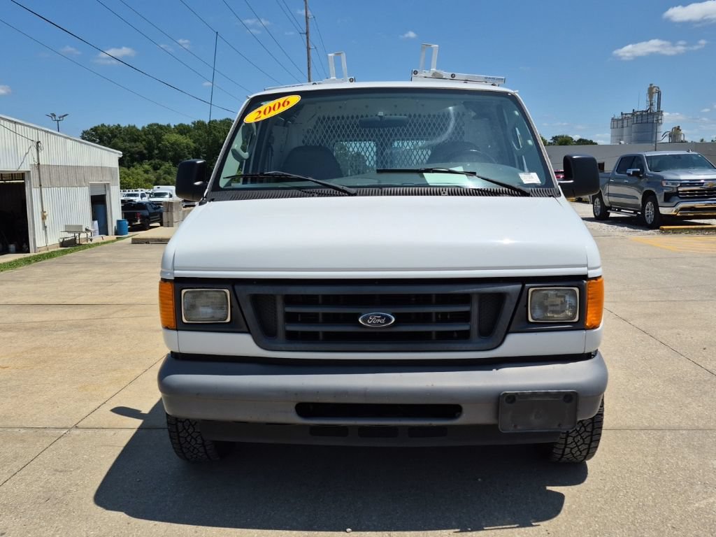 Used 2006 Ford E-150 and Econoline 150 RWD image 2