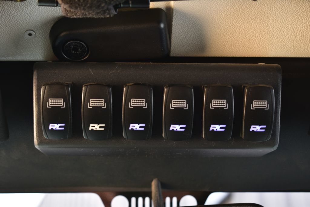 Used 2017 Jeep Wrangler Unlimited Rubicon w/ Connectivity Group AWD/4WD image 32