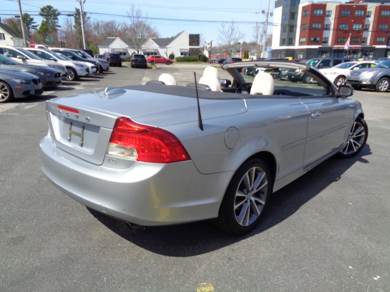 Used 2011 Volvo C70 T5 w/ Convenience Pkg FWD image 4