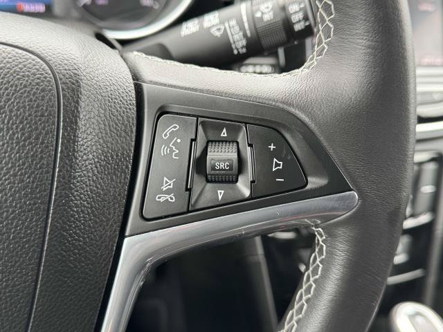 Used 2022 Buick Encore Preferred AWD/4WD image 18