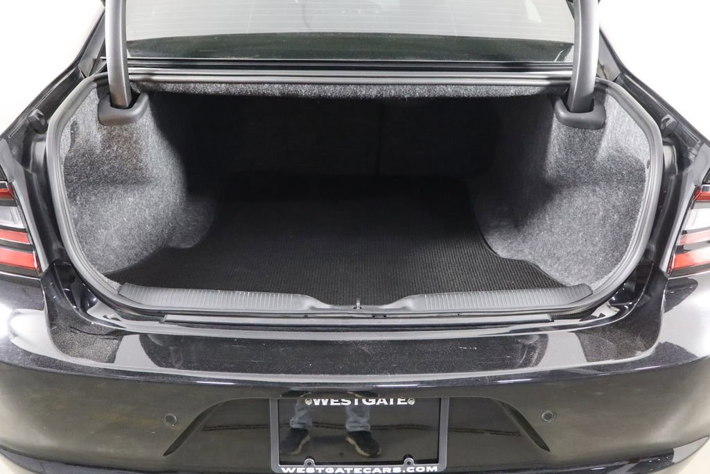 Used 2023 Dodge Charger SXT RWD image 18