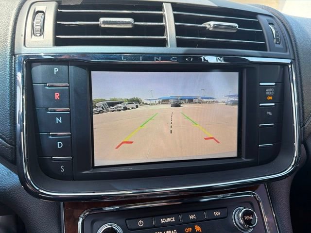 Used 2019 Lincoln Continental Premiere FWD image 9