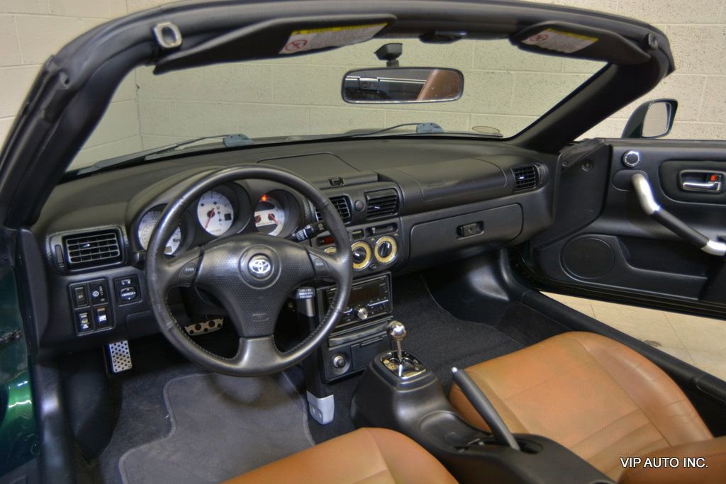 Used 2003 Toyota MR2 image 15