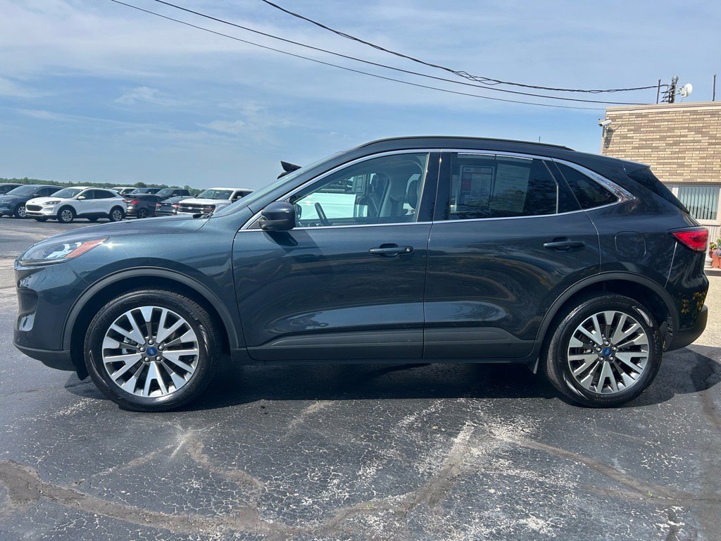 Used 2022 Ford Escape Titanium w/ Class II Trailer Tow Package image 4