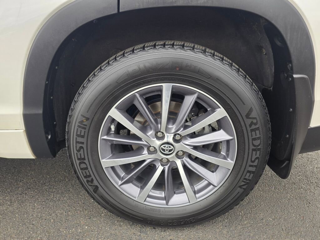 Used 2017 Toyota Highlander XLE AWD/4WD image 21