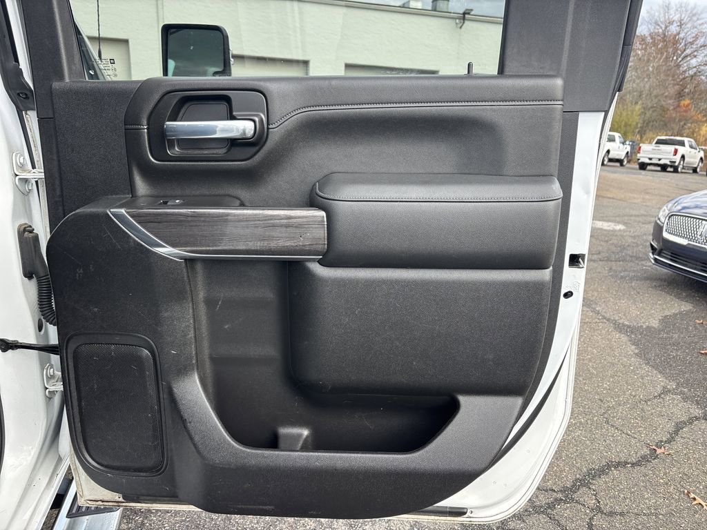 Used 2021 Chevrolet Silverado 3500 LTZ w/ LTZ Convenience Package image 16