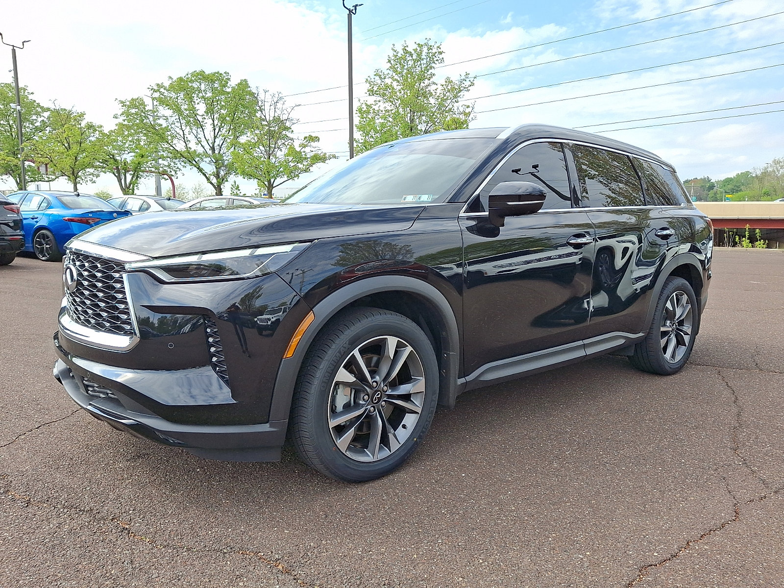 Certified 2023 INFINITI QX60 Luxe w/ Cargo Package image 3