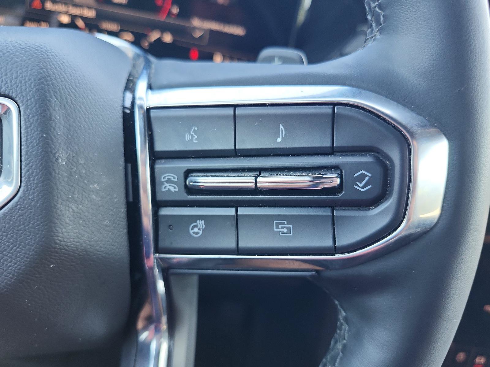 Certified 2025 GMC Acadia Elevation AWD/4WD image 23