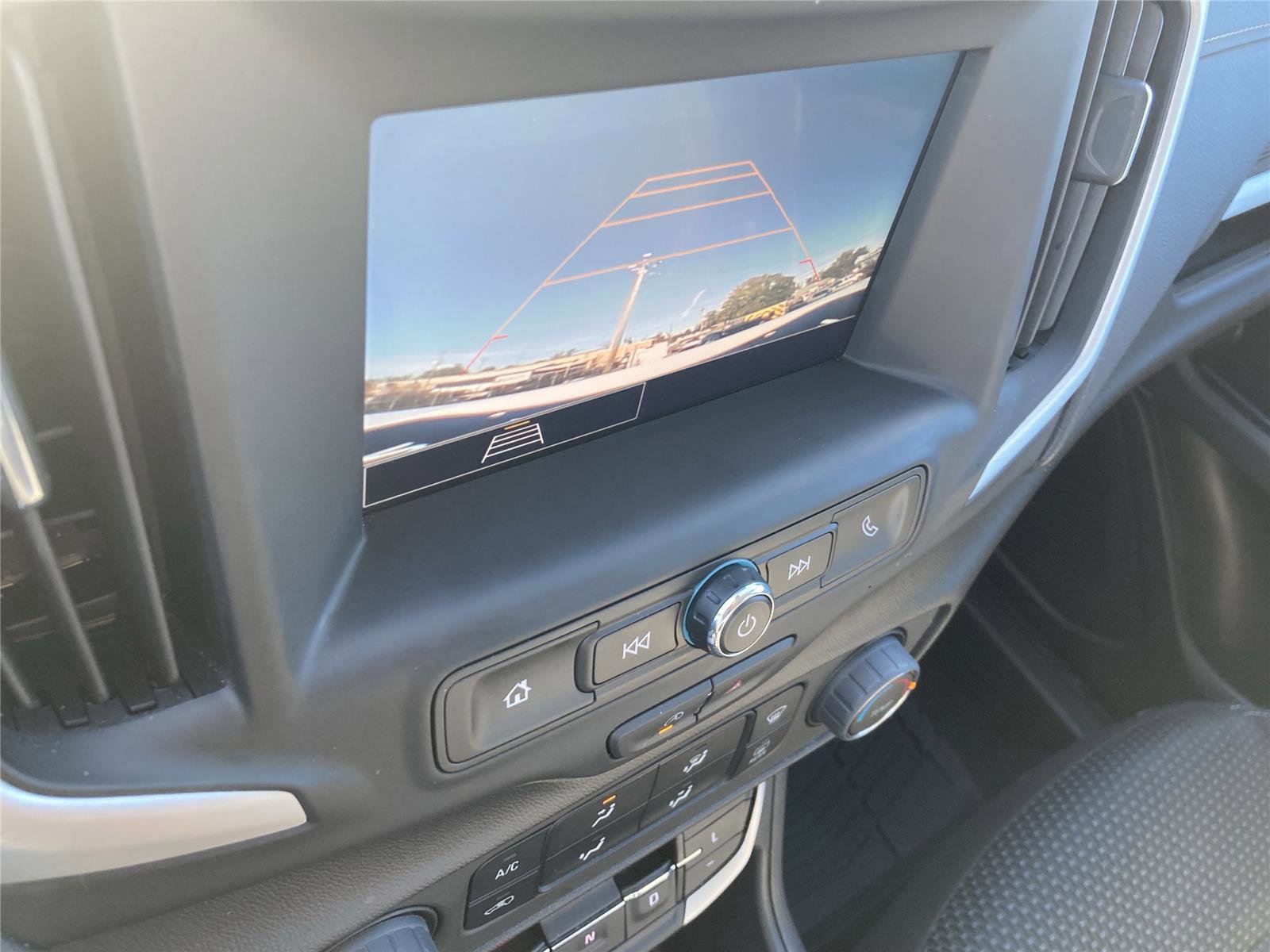 Used 2024 GMC Terrain SLE image 15