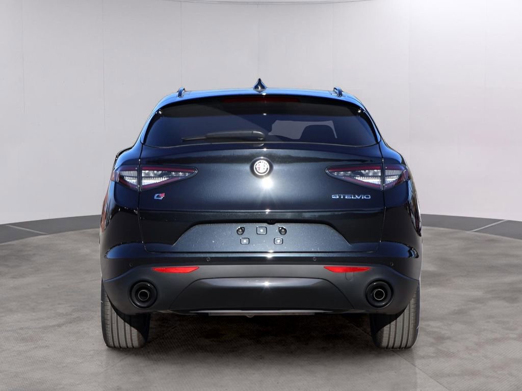 New 2025 Alfa Romeo Stelvio Sprint image 6
