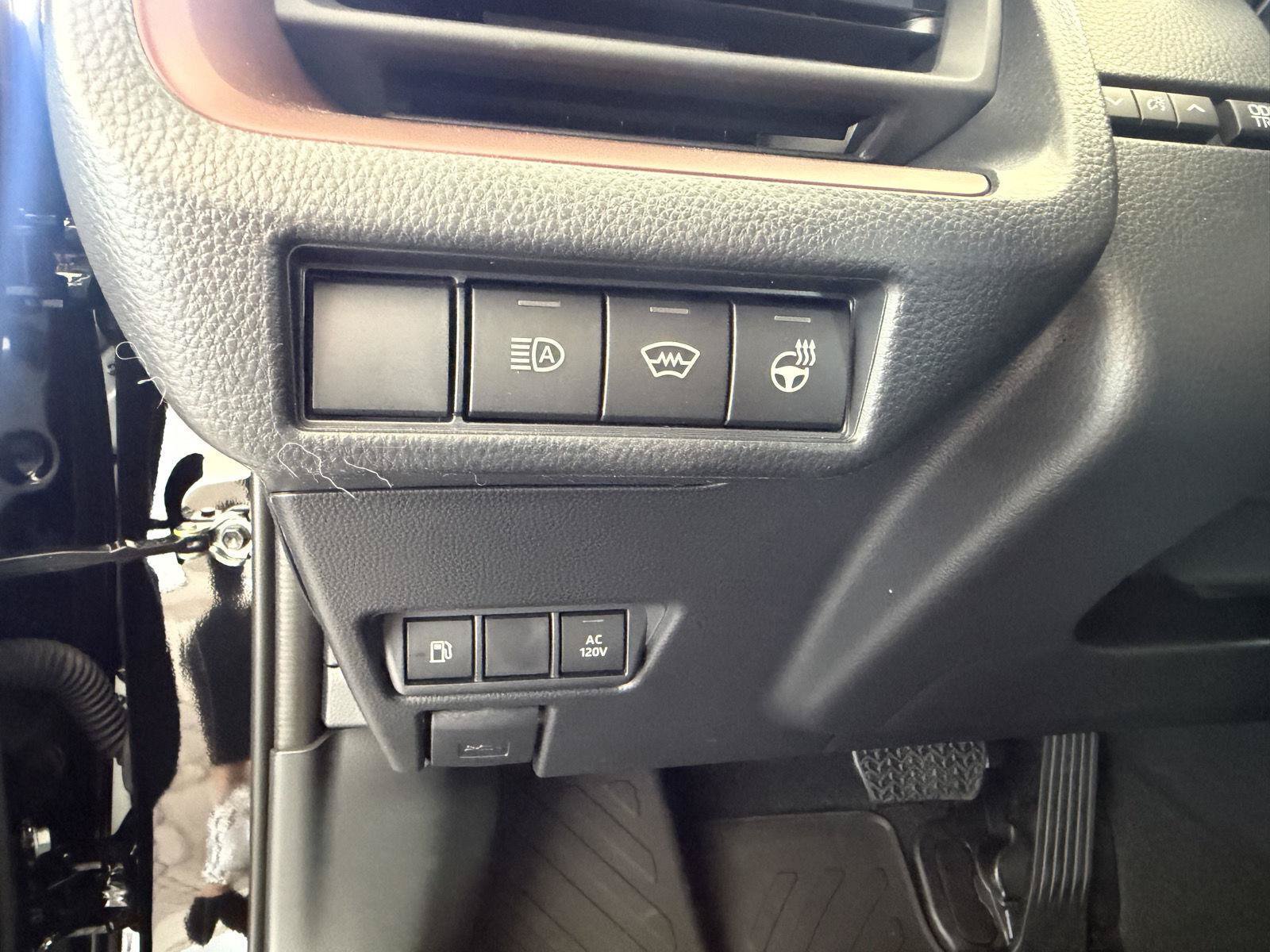 New 2027 Toyota Prius Plug-In Hybrid FWD image 25