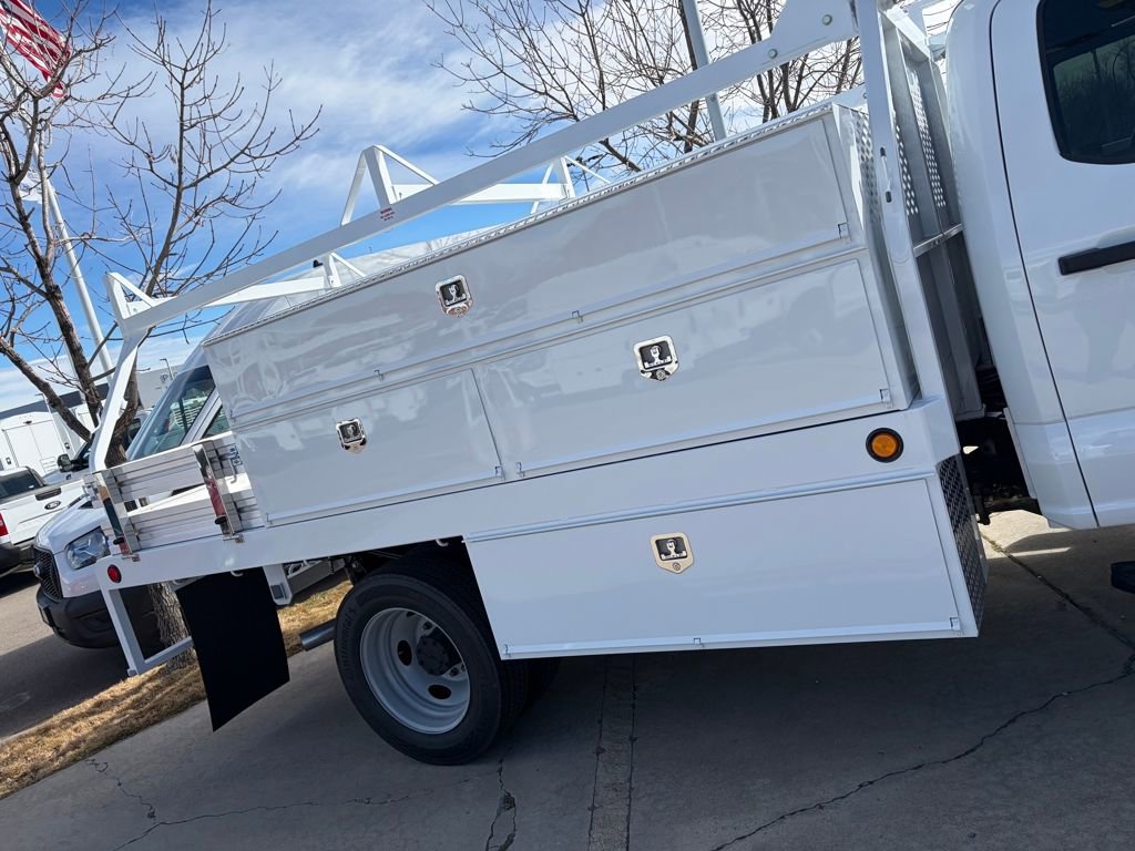 New 2026 Ford F550 4x4 Crew Cab image 5