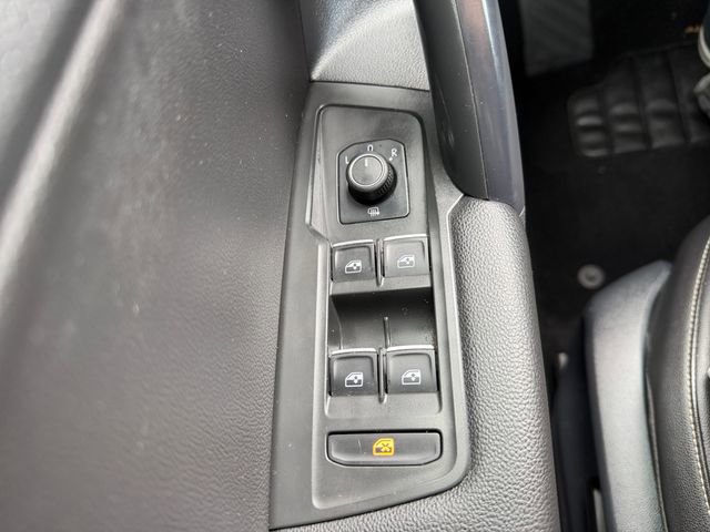 Used 2021 Volkswagen Tiguan SE R-Line image 17