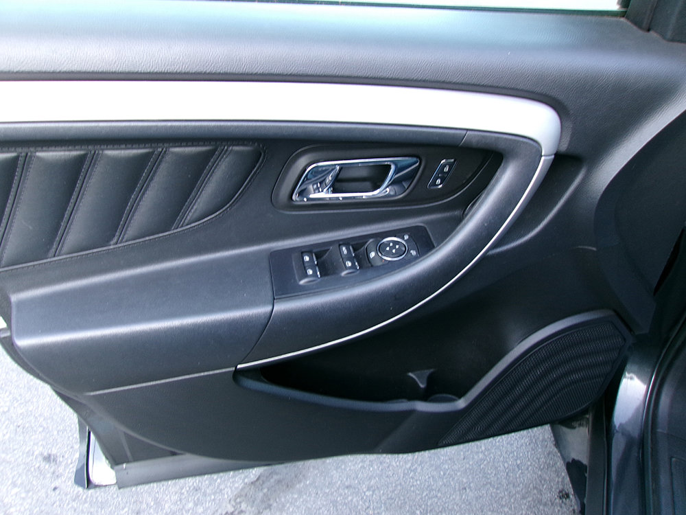 Used 2018 Ford Taurus SEL w/ Equipment Group 201A image 24