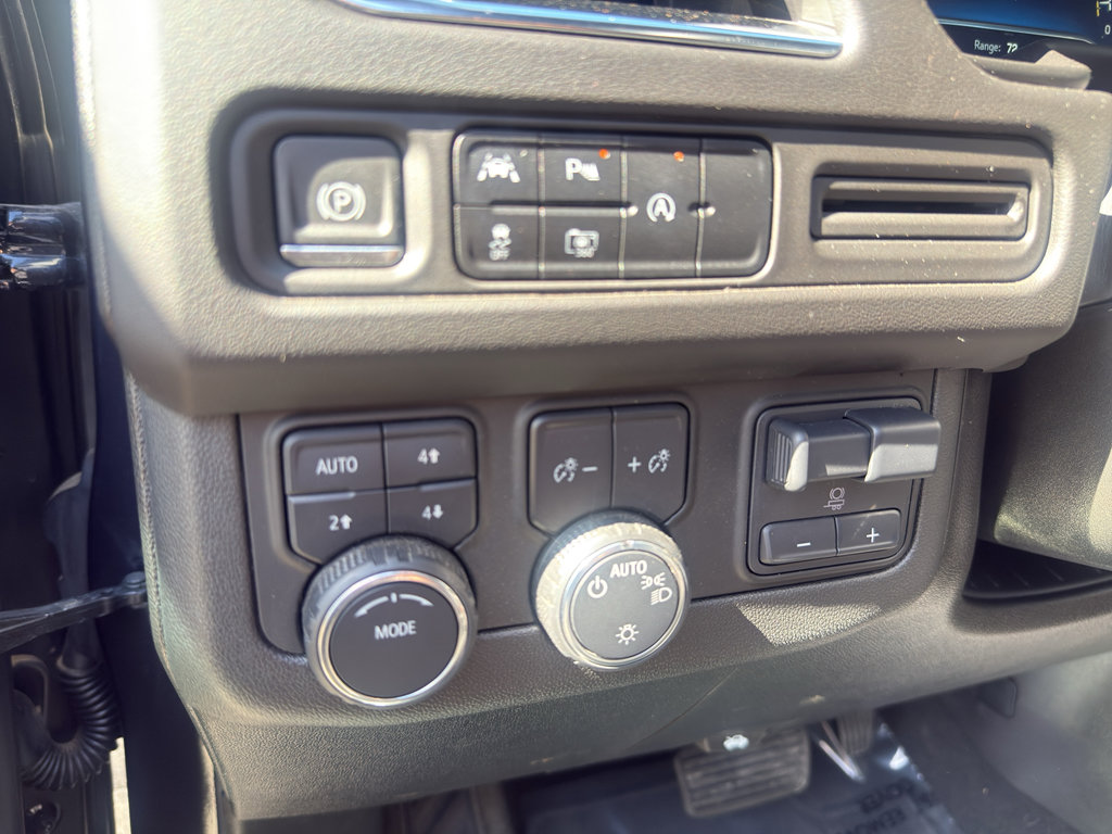 Used 2023 Chevrolet Tahoe LT w/ Luxury Package AWD/4WD image 14