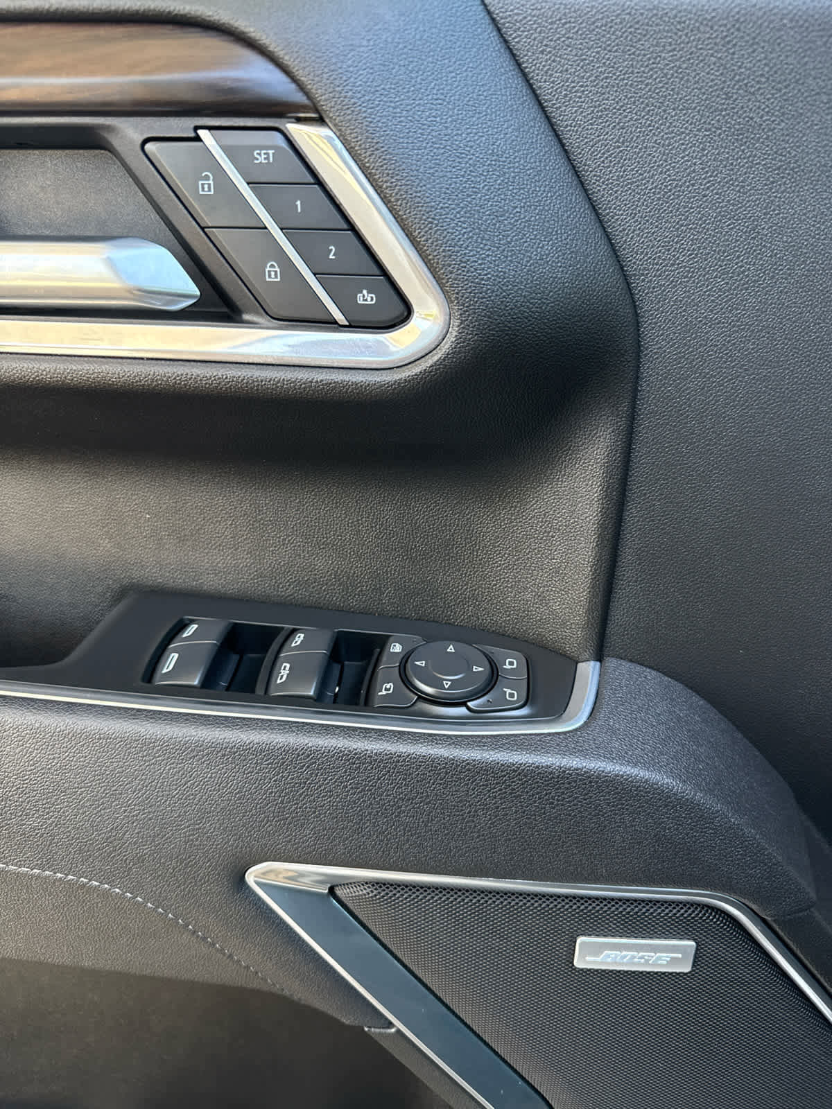 Used 2025 GMC Sierra 1500 SLT w/ SLT Premium Package image 18