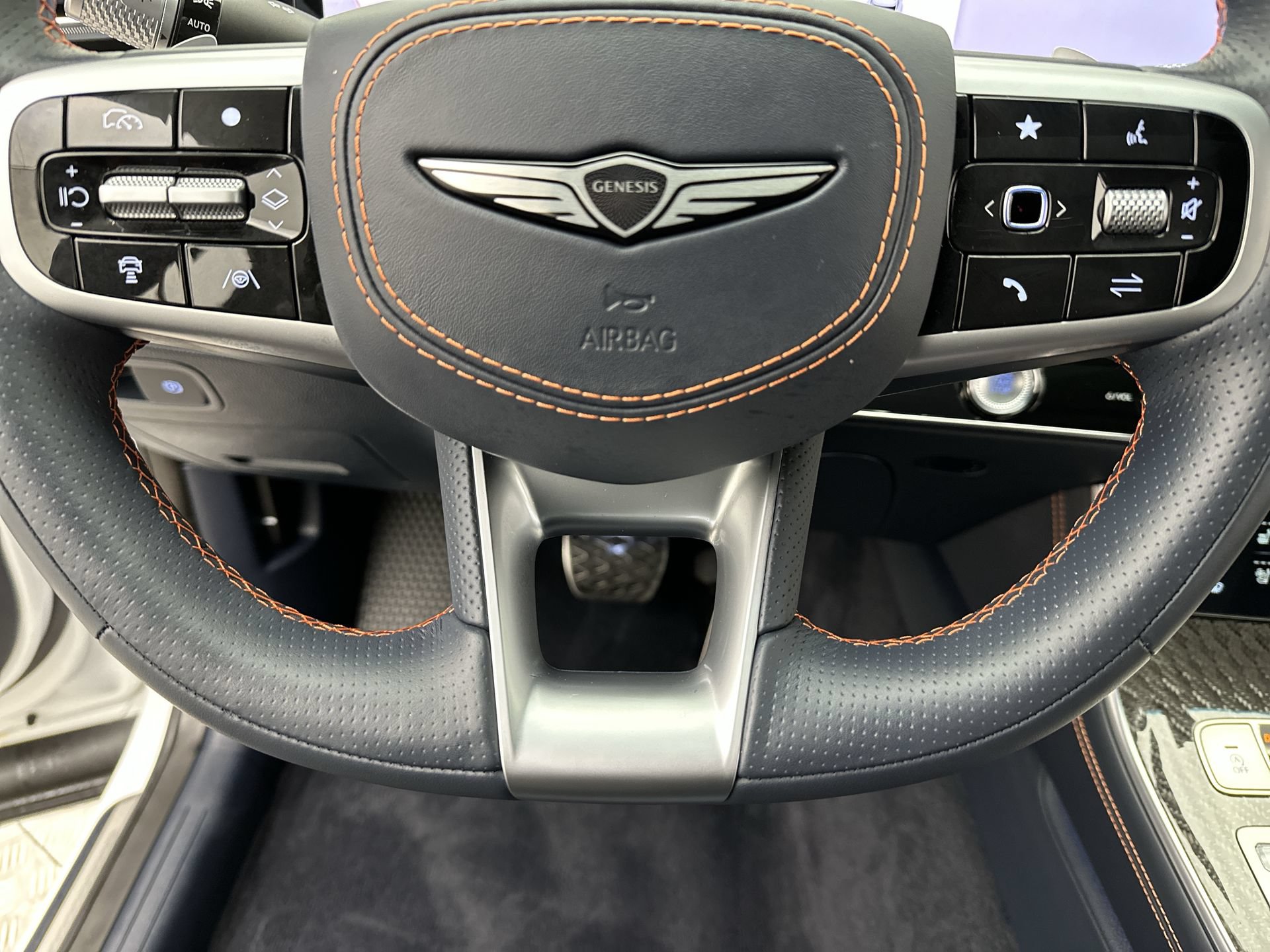 Certified 2026 Genesis GV70 3.5T Sport Prestige AWD/4WD image 14