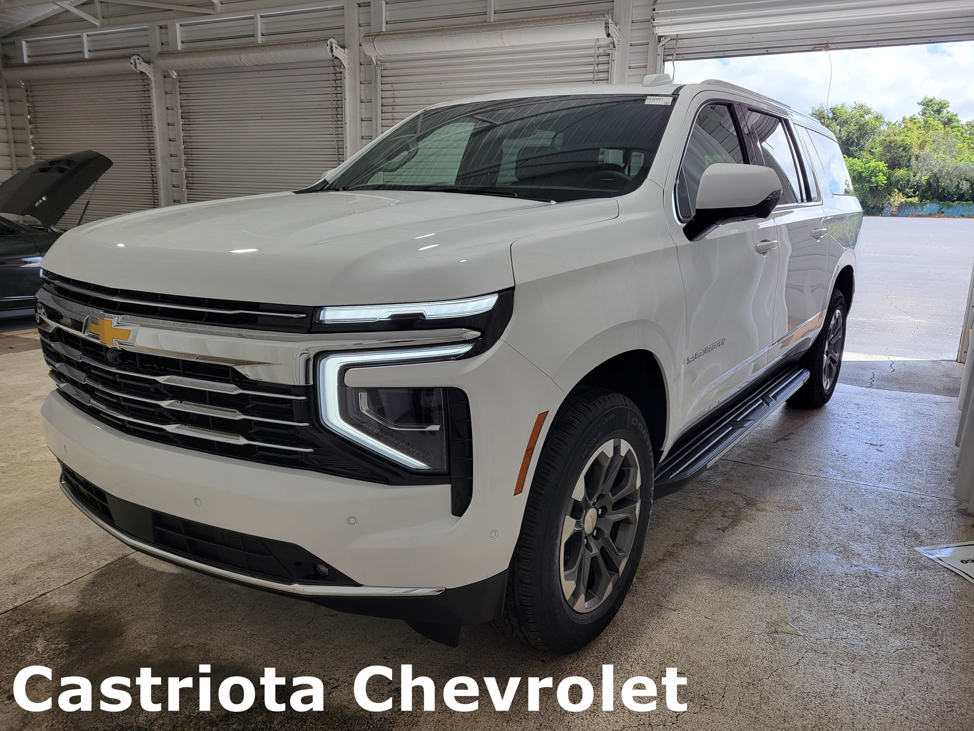 New 2026 Chevrolet Suburban LT image 1