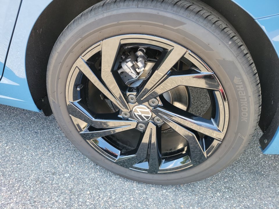 Certified 2026 Volkswagen Jetta SE w/ Black Wheel Package FWD image 23