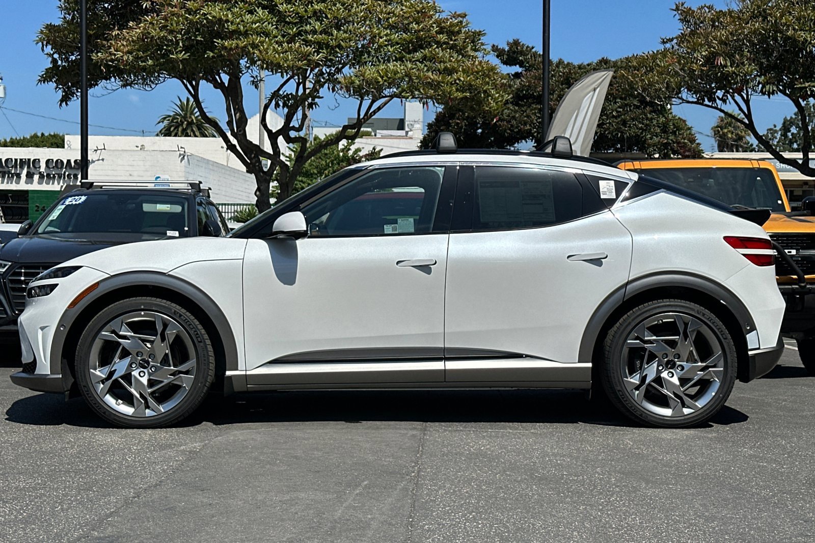 New 2024 Genesis GV60 Performance image 7