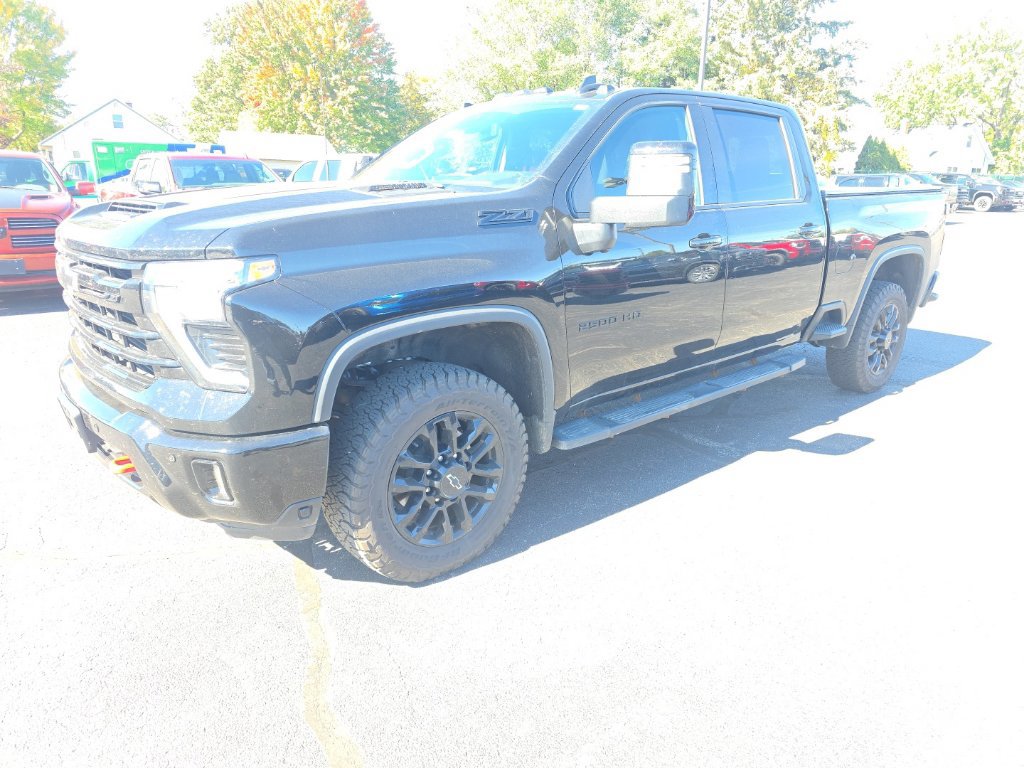 Used 2026 Chevrolet Silverado 2500 LTZ w/ LTZ Plus Package AWD/4WD image 2