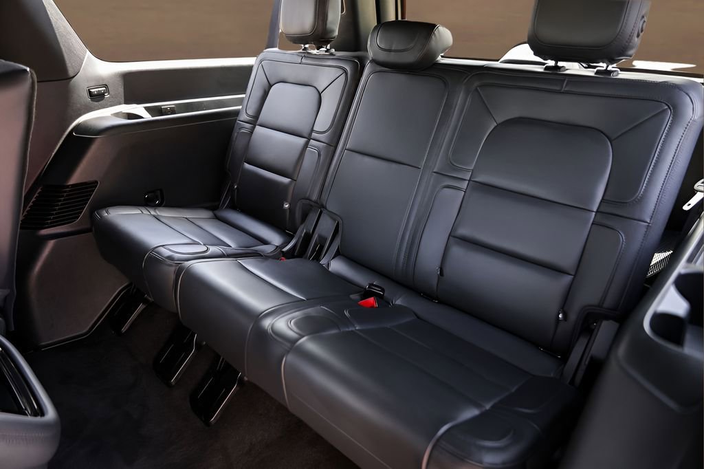 Used 2023 Lincoln Navigator L Reserve AWD/4WD image 27