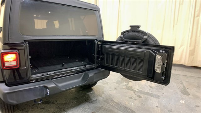 Used 2022 Jeep Wrangler Unlimited Sport image 18