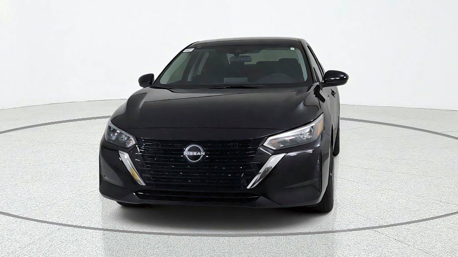 Used 2025 Nissan Sentra SV FWD image 2