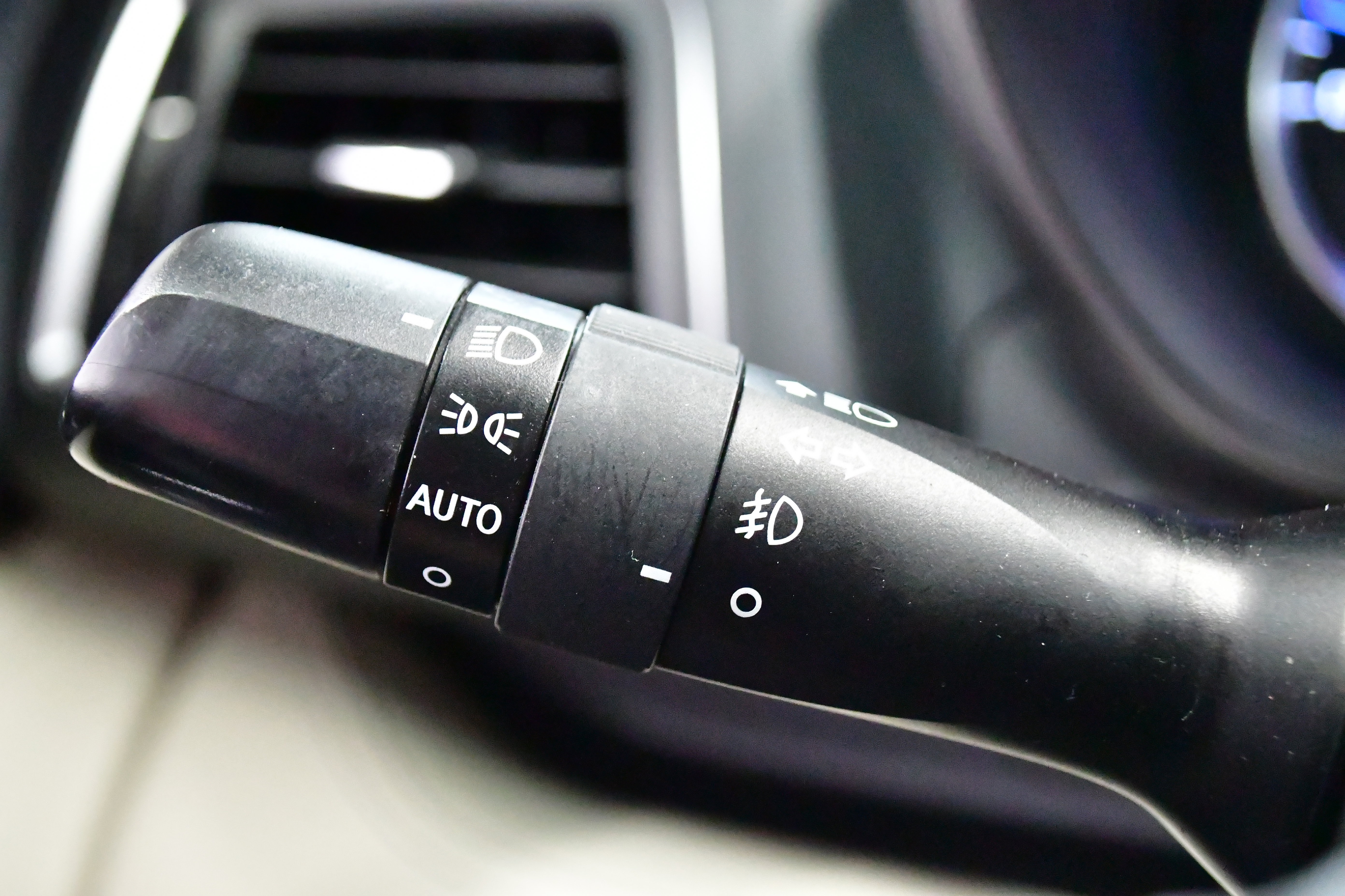 Used 2022 Subaru Ascent Limited w/ Technology Package image 39