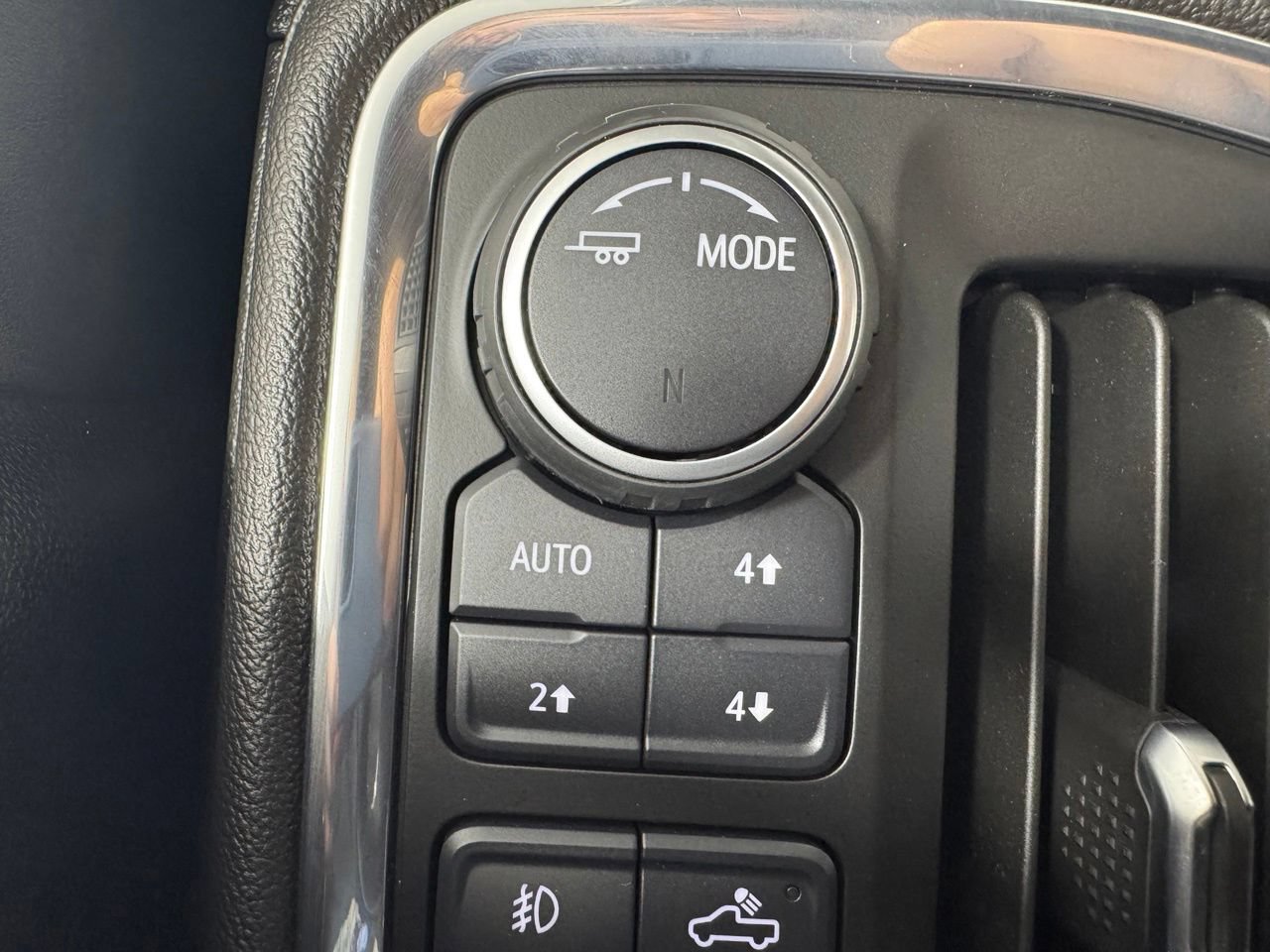 Used 2021 Chevrolet Silverado 1500 LT Trail Boss w/ Convenience Package II AWD/4WD image 23