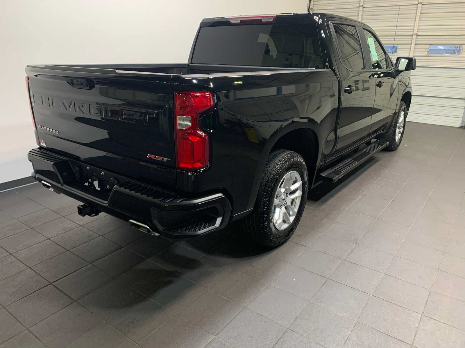 Used 2025 Chevrolet Silverado 1500 RST w/ Z71 Off-Road Package AWD/4WD image 3