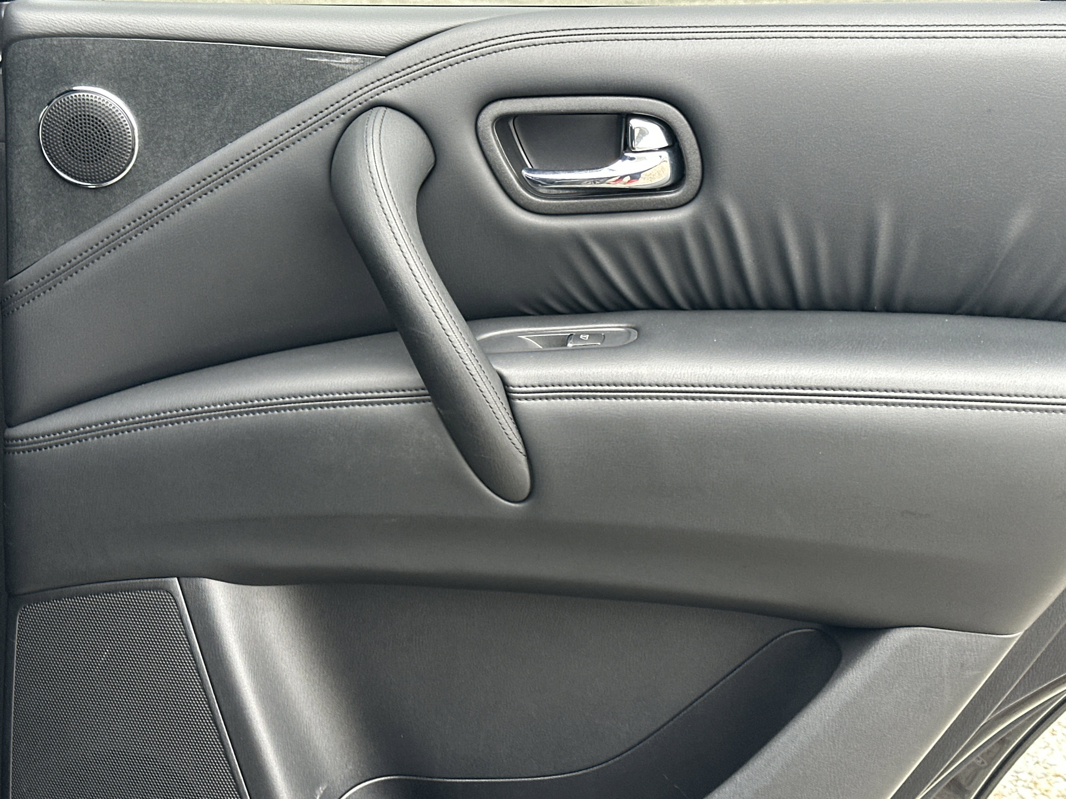 Used 2022 Nissan Armada SL w/ Midnight Edition Package image 16