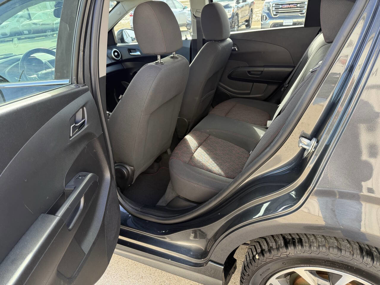 Used 2017 Chevrolet Sonic LT w/ Convenience Package FWD image 6