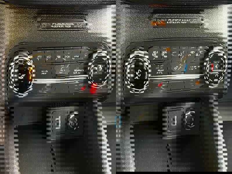 Used 2020 Ford Escape SE Sport image 20