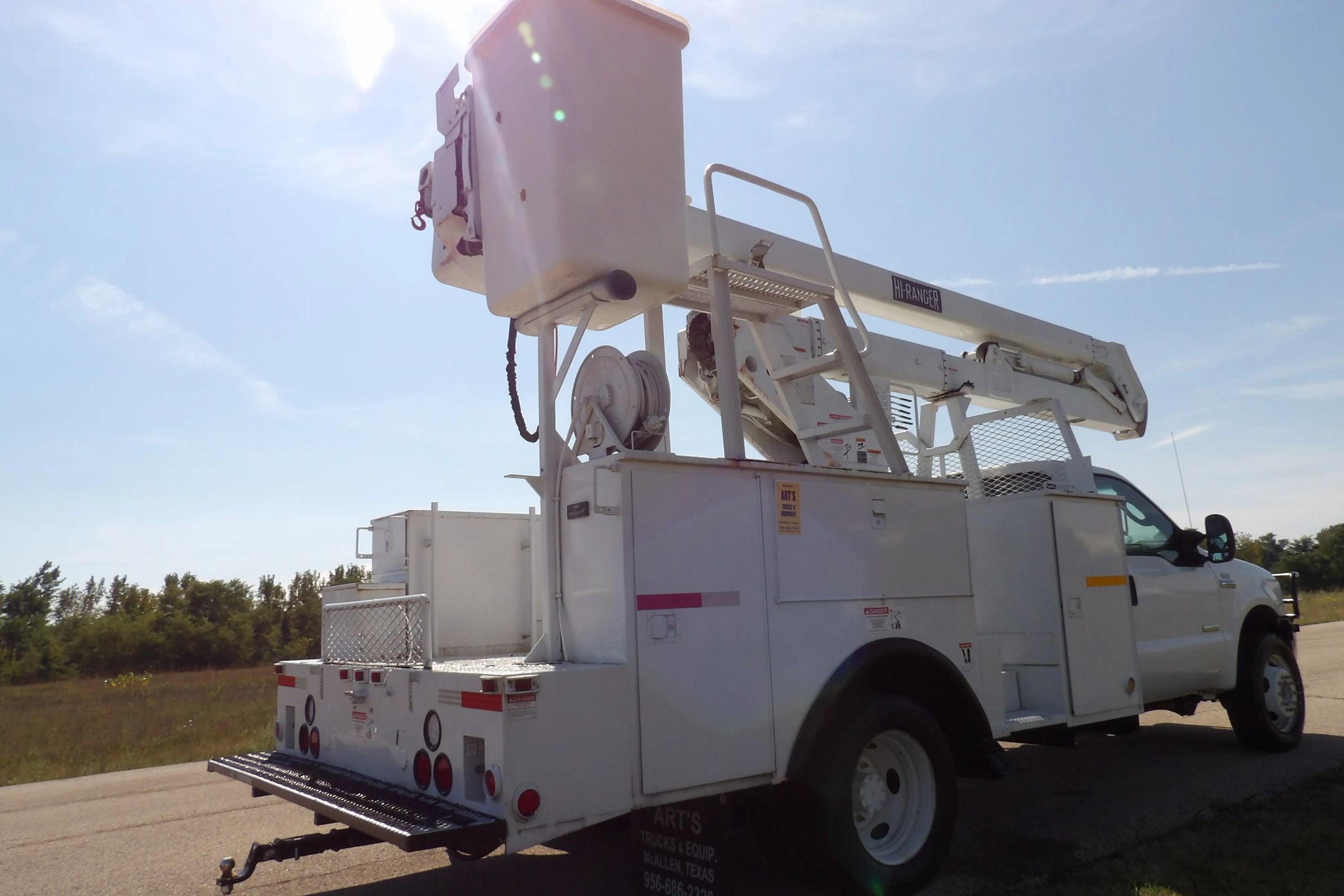 Used 2007 Ford F550 2WD Regular Cab Super Duty image 9