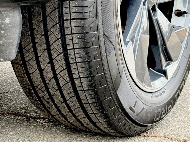 Used 2024 Nissan Rogue SV image 18