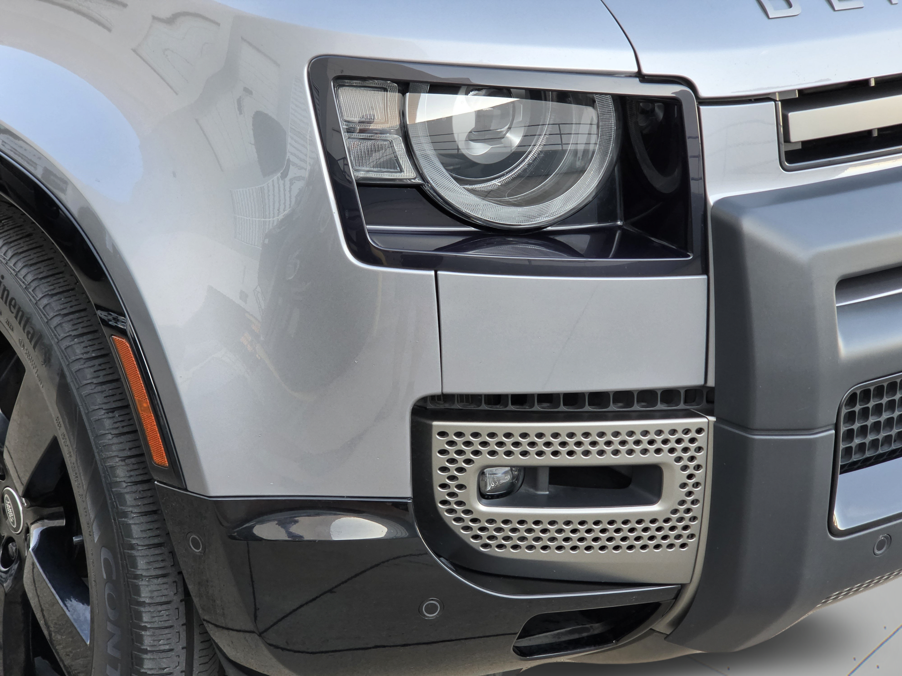Certified 2023 Land Rover Defender 130 X-Dynamic SE AWD/4WD image 8