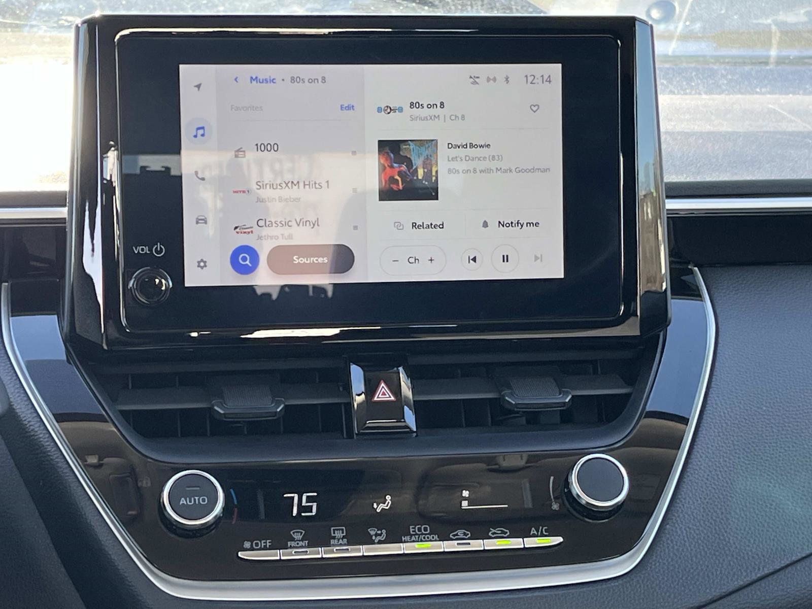 Used 2023 Toyota Corolla LE image 12