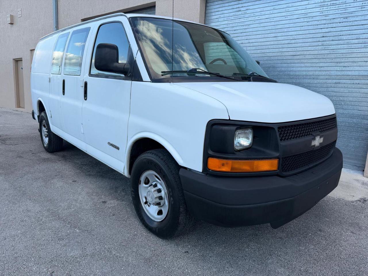 Used 2005 Chevrolet Express 2500 2500 135 WB RWD image 9